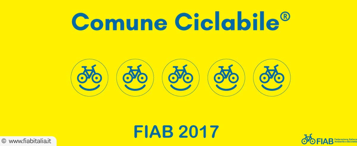 Bandiera gialla dei comuni ciclabili con 5 biciclette