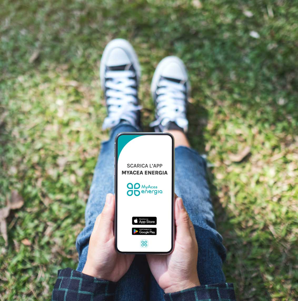Primo piano dell'App MyAcea Energia su uno smartphone